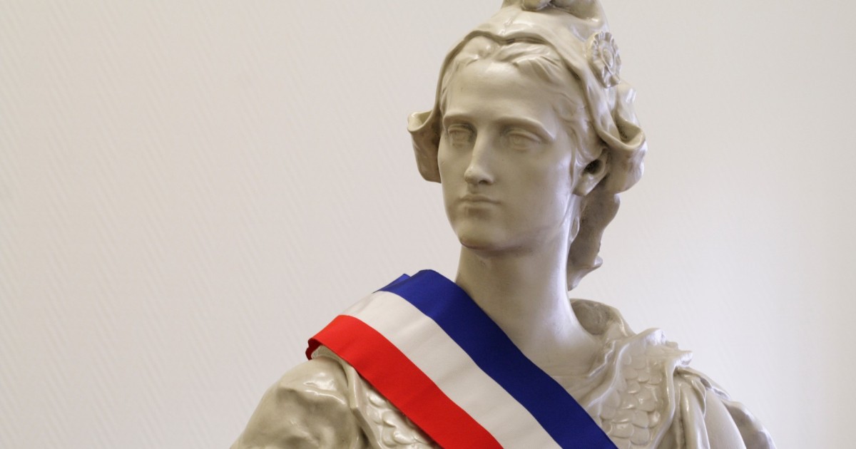 La laïcité selon marine le pen : un principe perverti au service de l’islamophobie | terra nova